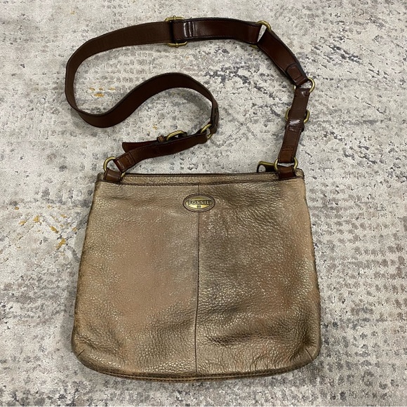 Fossil | "Explorer" Metallic Cross-Body Bag 🤩 - Picture 3 of 11